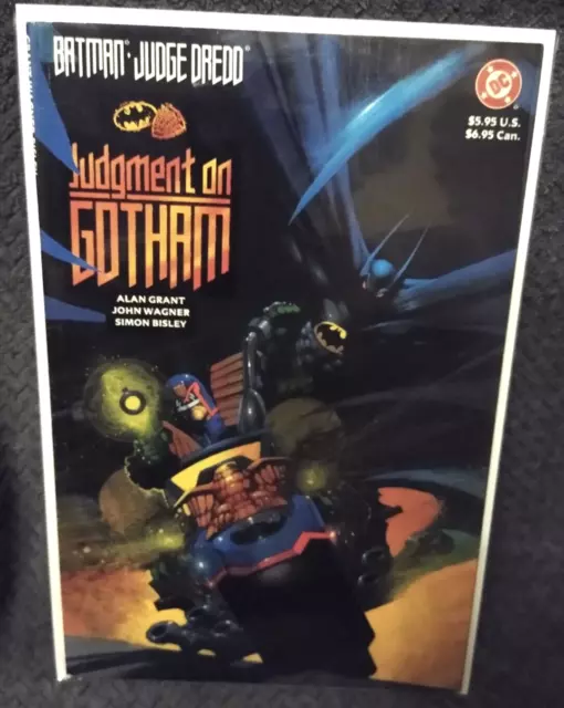 BATMAN / JUDGE DREDD : Judgement on Gotham VF 1991 DC Comics - Simon Bisley