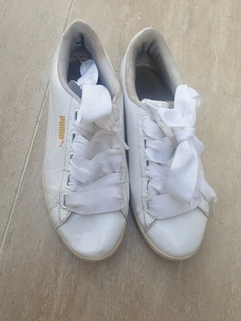 White puma trainers with on sale ribbon laces