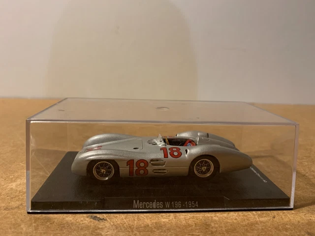 Mercedes W196 R Streamliner 1954 - IXO 1/43