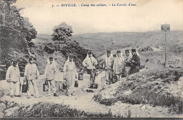 50-BIVILLE-Camp des soldats. - La Corvee d'eau.-N 6002-C/0171