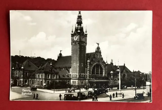 Foto AK DANZIG um 1938 Bahnhof mit Automobile  ( 81398