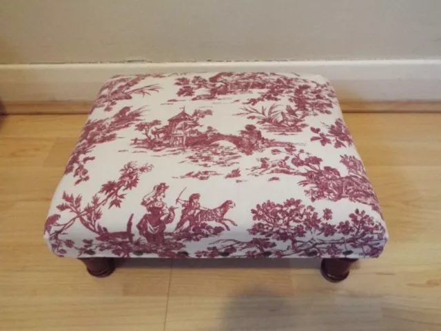 #Mini wooden four leg padded foot stool with burgundy and cream cover 30x23x14cm
