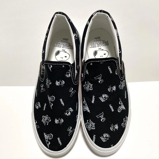 peanuts snoopy slip on 23.5