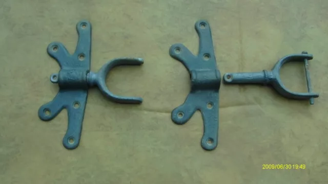 2- Vintage Cast Iron ROW BOAT OAR LOCKS & Butterfly HOLDERS Brackets # 251  PAIR 2