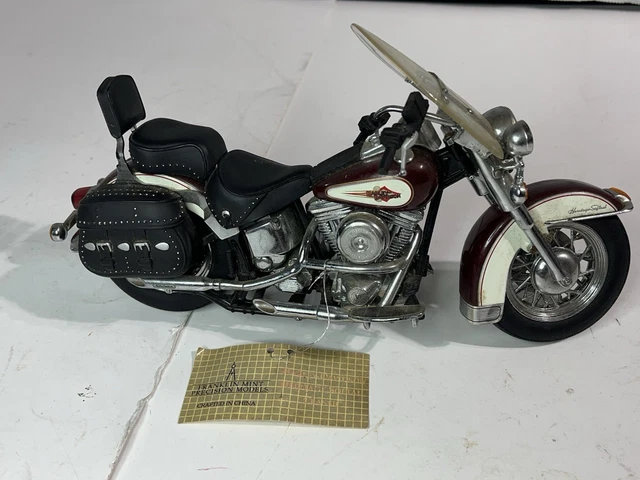 FRANKLIN MINT HARLEY Davidson Softail Garage Diorama 1/24