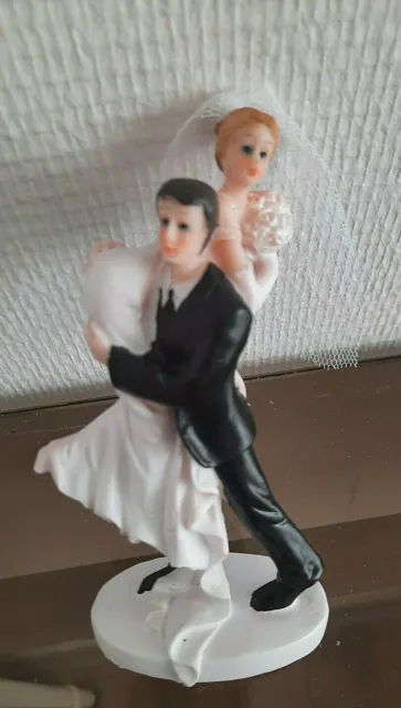 Jolie figurine en résine de couple de mariés décoration wedding cake mariage