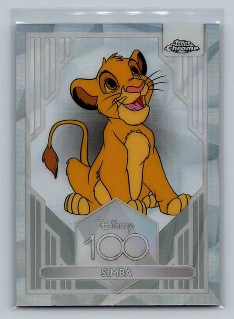 SIMBA 2023 TOPPS Cromo Disney 100 Primer Año Refractor Rosa Sp 62
