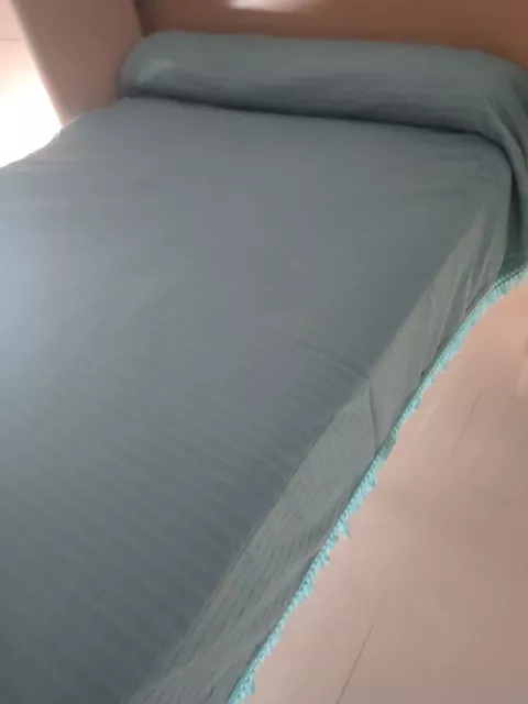 Colcha Azul para cama de 90 cm.