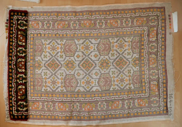 Junghans Knüpfpackung Smyrna-Knüpfteppich, ca. 110 x 160 - etwas angefangen