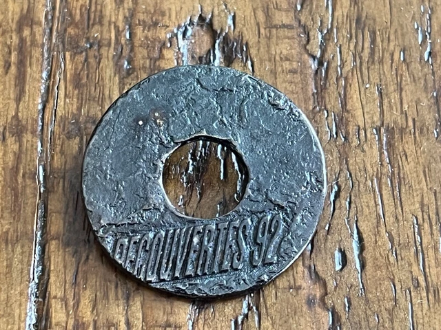 Pin's Palais Omnisports De Paris Bercy 91 – Doré – Hauteur 1,5 Cm