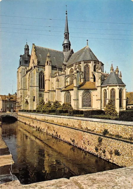 CPM - NOGENT-LE-ROI l'église