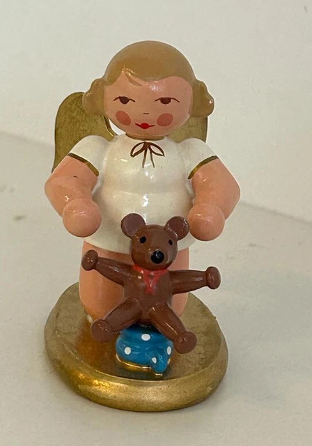 Engel mit Teddybär und Ball Spielzeug CHRISTIAN ULBRICHT Erzgebirge 2414/21