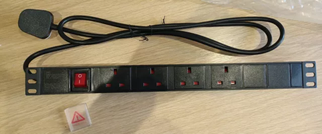 4 outlet switched mains PDU 19 inch rack 1U unused still in box