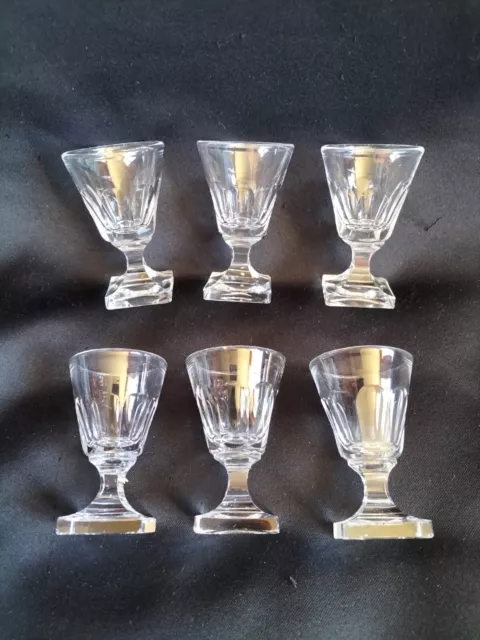 6 verres à liqueur en cristal taillé pour cave à liqueur / XIXe / Baccarat?