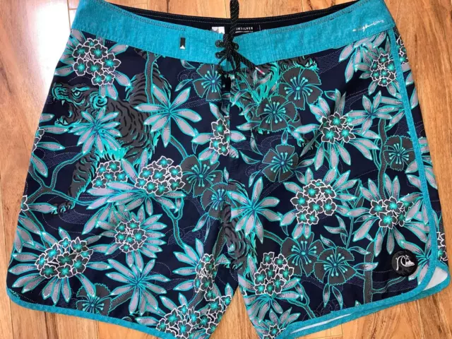 Quiksilver Highland Men's Blue Black Gray Floral Stretch Board Shorts Size 38