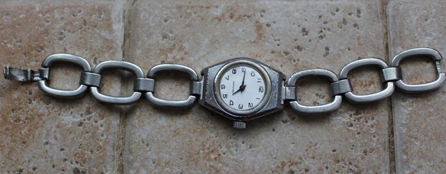 Montre Femme Vintage ELTIC 17 Rubis Mécanique - Boîtier Argenté, Bracelet Doré - Occasion
