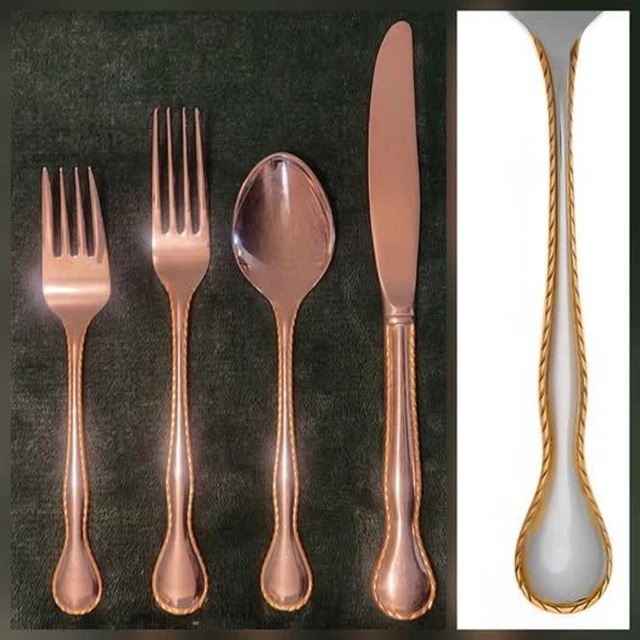 80 piece Reed & Barton silverplate flatware set with case; 68-4572 - R