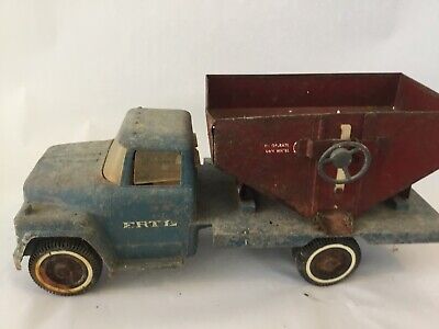 Vintage Ertl IH International Harvester Loadstar Gravity Fed Grain Truck