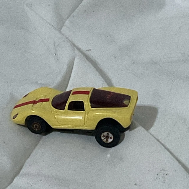 AURORA THUNDERJET TJET DINO FERRARI Yellow Red Stripe HO Slot Car
