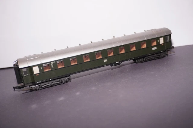 sk3-3-liliput-841-03-schnellzugwagen-a4-e-gruppe-28-db-1-kl-spur-h0