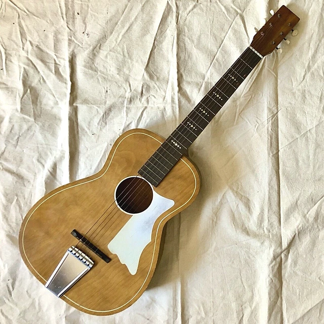 VINTAGE 1960S SILVERTONE Harmony 319 or F70 Acoustic Blues Box