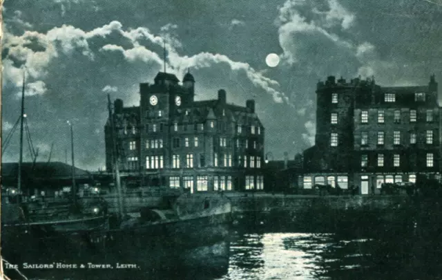 1907 Hogar y Torre de los Marineros LEITH Edimburgo a la luz de la luna