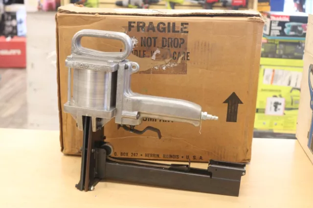 Container Shipping Complany 3G138  1-3/8''  Stapler * Pre-owned*  FREE SHIPPING