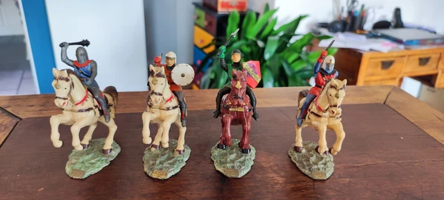 Starlux/ 4 Knights/54mm 1/32 no 90mm historex britains Elastolin Ahoana Clairet