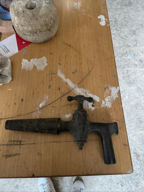 Bottiglie in vetro dipinte a mano con rubinetto con vino - Annunci