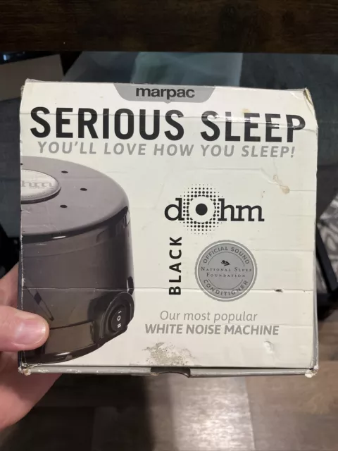 Máquina clásica de sonido de ruido blanco Marpac Dohm M1DSUSBK negra.
