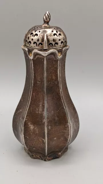 Antique English Pepper Shaker in Silver, Late 19th Century