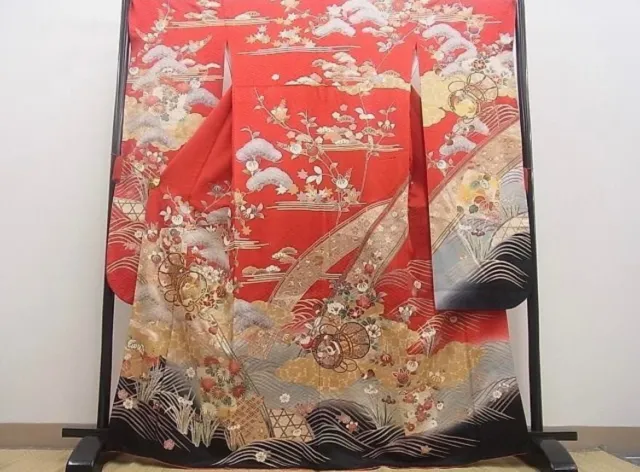 Japanese traditional and luxurious long-sleeved kimono {Furisode} No.6