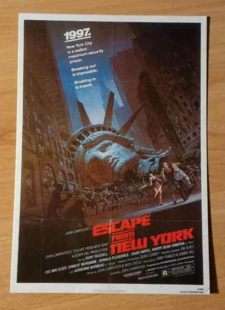 Carte Postale cinéma  -ESCAPE FROM NEW YORK-  OCCASION