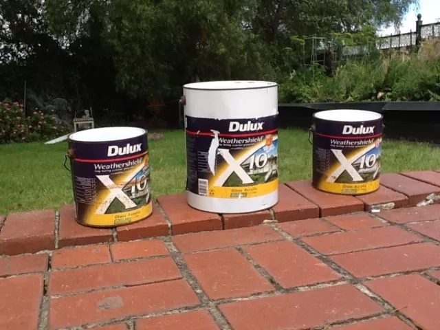 DULUX WEATHERSHIELD PAINT:  14 LITRES IN TOTAL INCLUDING 1 (One) X 10 LITRES Can