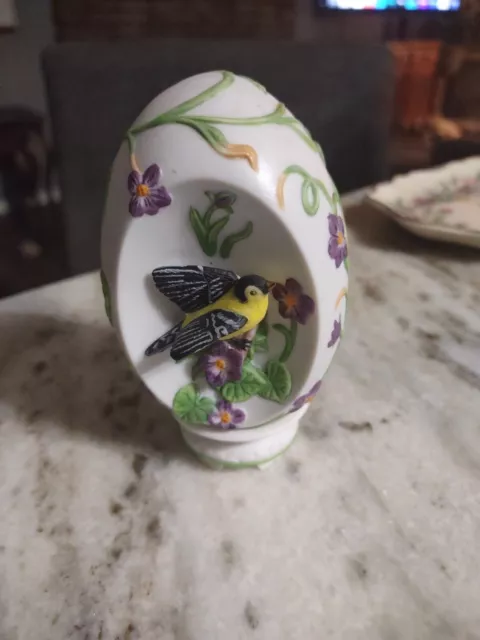 Vintage 1994 Lenox Collectors Society Goldfinch Bird Floral Porcelain Egg