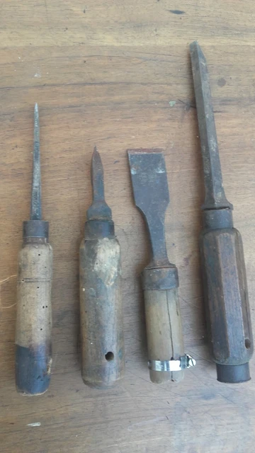 Outillage ancien 4 outils  Manche en bois