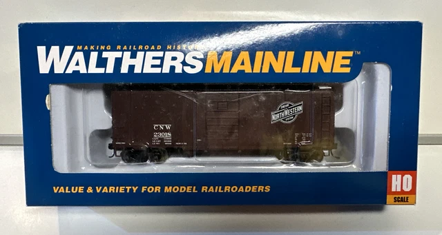 Walthers Mainline HO Scale CNW Chicago & North Western 40' PS-1 Box Car #23018
