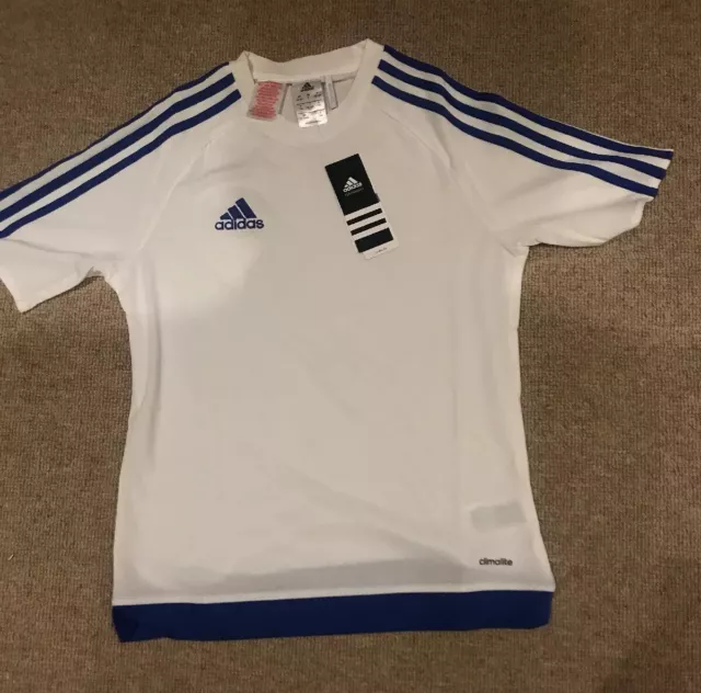 T-shirt de sport adidas bleu et blanc enfants CLEARANCE PRIX DE PRIX DE PRIX DE VENTE £15