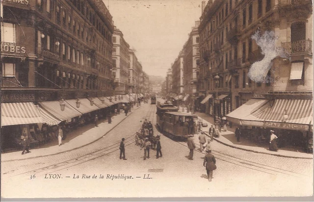 Cpa 69 Lyon. Rue De La Republique. Animee.  Tramway. Attelage.n°36.Be