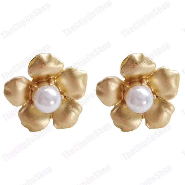 CLIP ON small 1.5cm flower MATT GOLD EARRINGS retro flowers PEARL 15mm NO-PIERCE