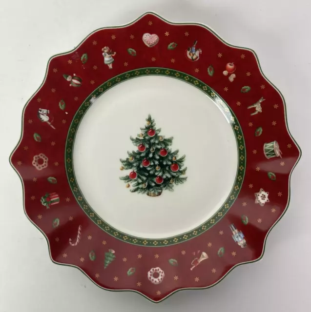 Villeroy & Boch Toys Delight Red Salad Plate 9.5 in Holiday Christmas