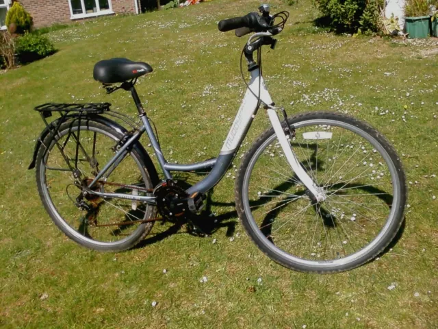 MUDDY FOX BICYCLE Ladies Voyager 100 only used twice Super Comfy