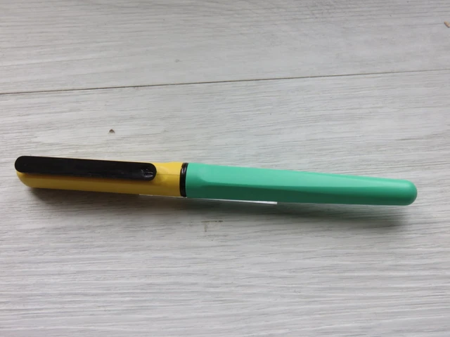 Stylo Plume Pelikan Souverän M400 - Noir-Vert, 994863 - Iguana Sell FR