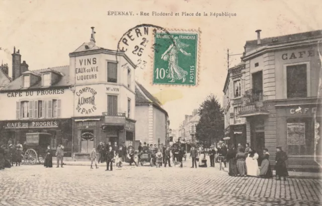 CPA 51 EPERNAY Rue Flodoard et Place de la République