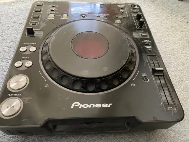 Pair Of Pioneer CDJ-1000  DJ CD deck good used condition