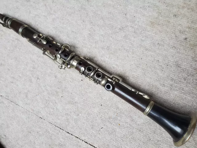 Very old wooden C- Clarinet w. 2 Rings "F. Muss, Wien" Vienna