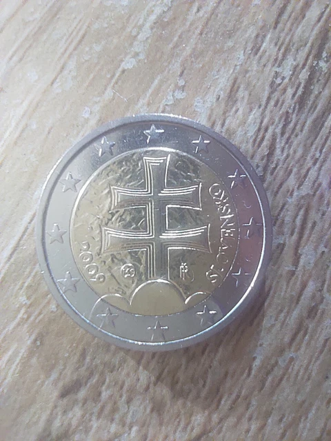 Pièce De 2 Euros Rare – Slovénie 2011 – SLOVENSKO – Usée