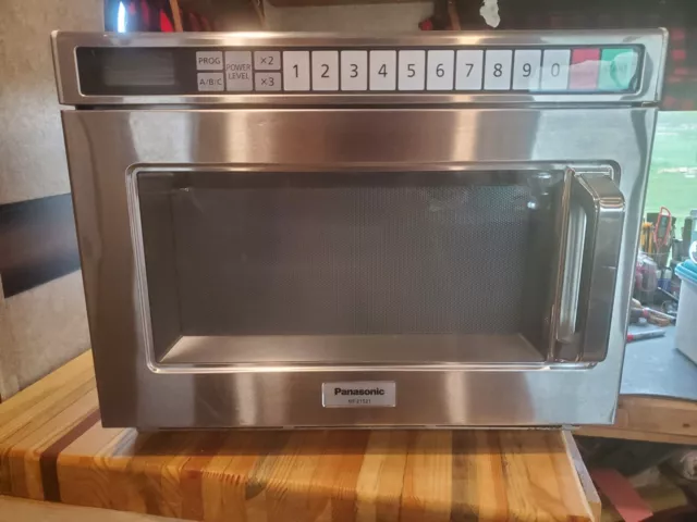 Panasonic 2100W Compact Commercial Microwave Oven (NE-21521) Preowned