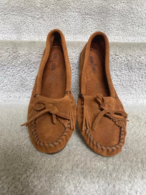 Size 9 Minnetonka Women's Suede 402 Kilty Hard Sole Moccasins