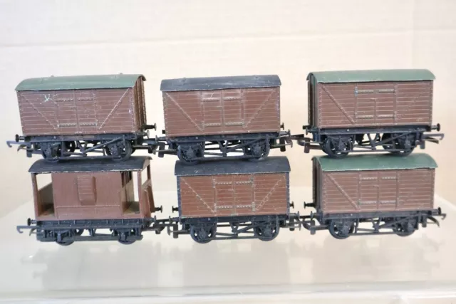 TRIANG HORNBY RAKE of 6 RE PAINTED BR BROWN CLOSED GOODS & BRAKE VAN WAGON oi